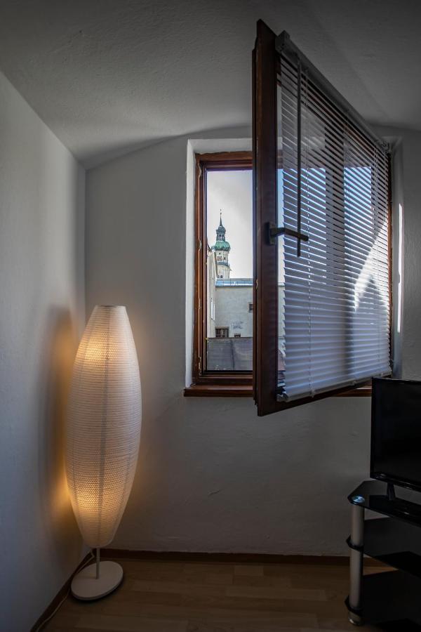 Apartamento Old Town Studio Hall in Tirol Exterior foto