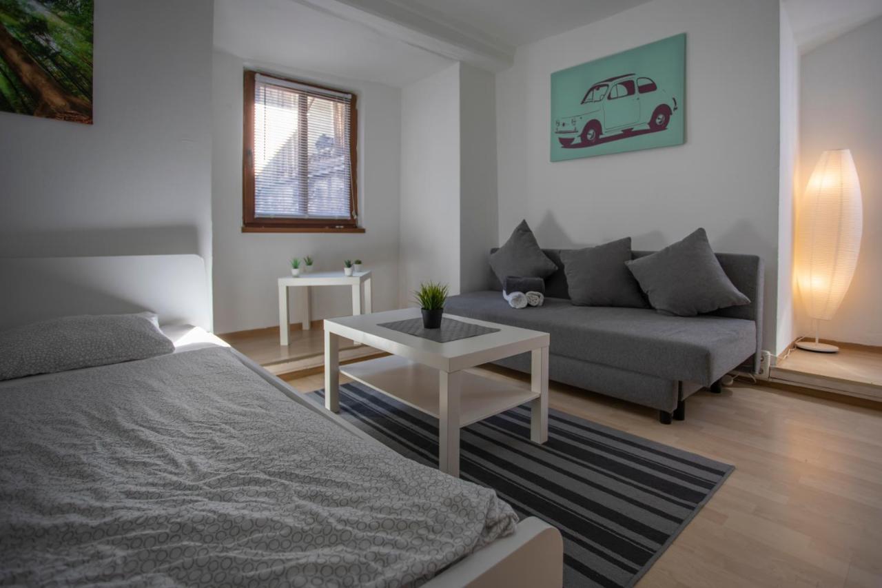 Apartamento Old Town Studio Hall in Tirol Exterior foto